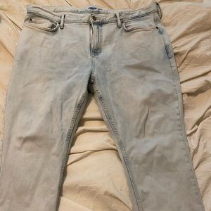 Light wash Old Navy slim straight jeans 40x30